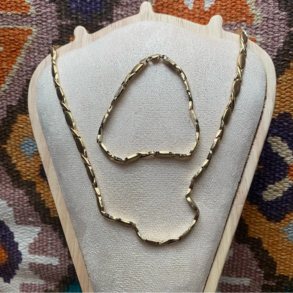 BEAUTIFUL SOLID 10K YELLOW GOLD VINTAGE Hugs & Kisses XOXO Matching Set 10K - Picture 5 of 15
